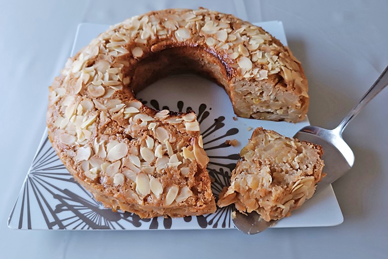Apfelschichtkuchen aus dem Camping-Backofen