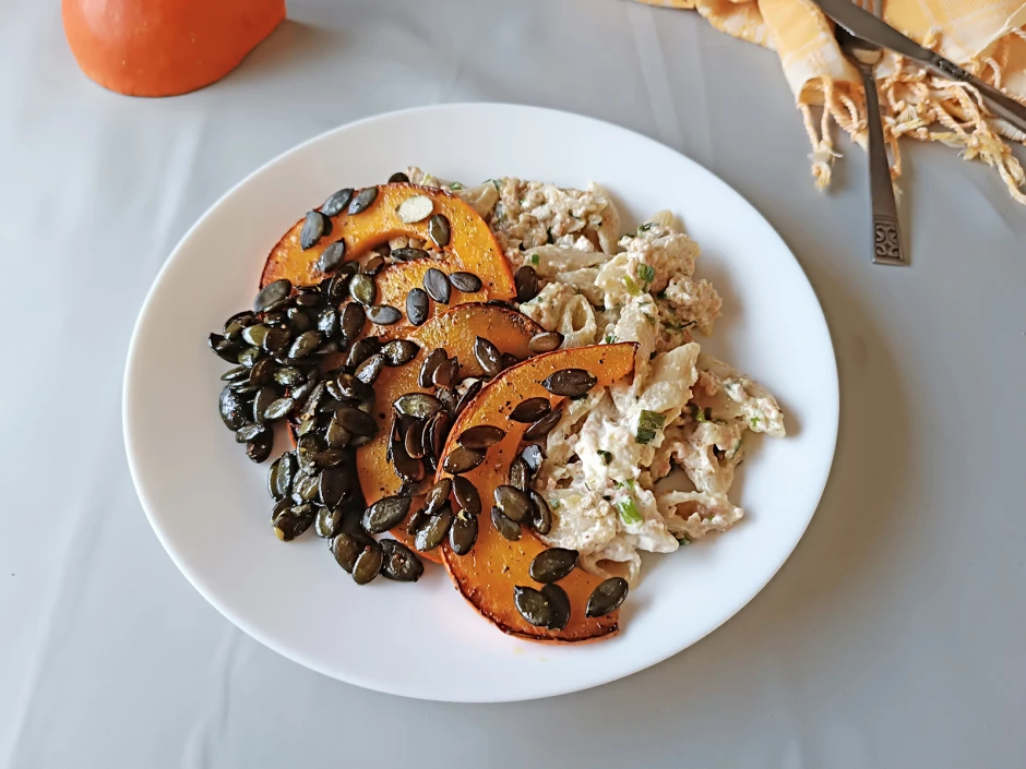 K&uuml;rbisspalten auf Mezze Penne