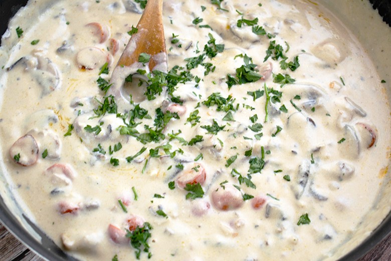 Champignon-Sauce mit Apfel und Cocktailtomate