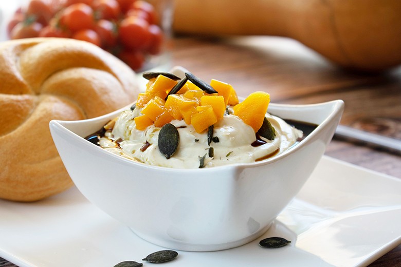 Kürbiskernöl-Feta-Aufstrich mit gebratenem Kürbis