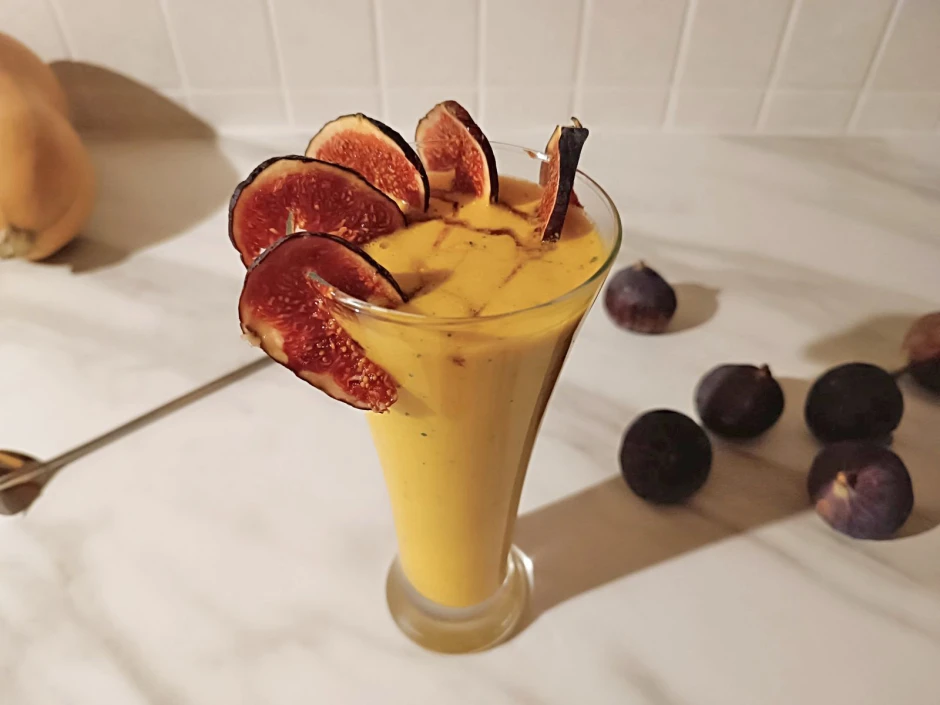 K&uuml;rbissmoothie mit Zimtsirup
