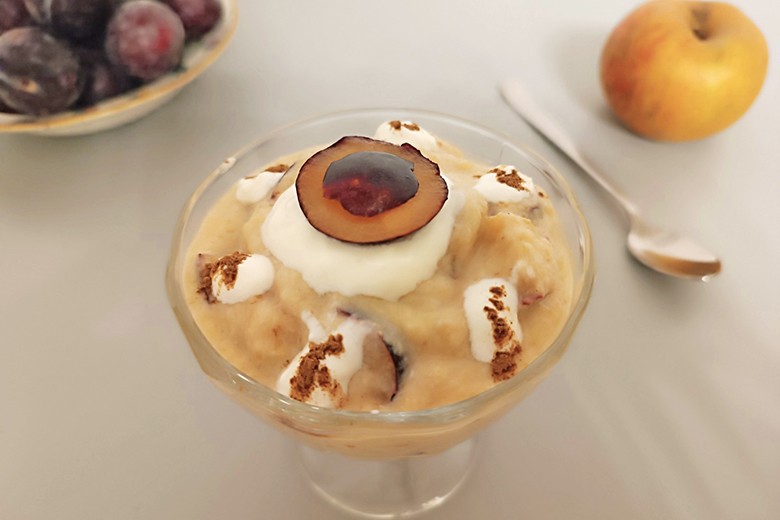 Apfel-Pflaumen-Dessert
