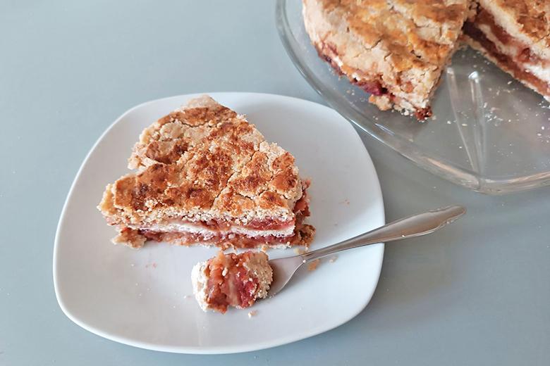 Gestreuter Apfelkuchen