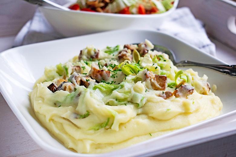 Gebratenes Kartoffelpüree mit Gemüse