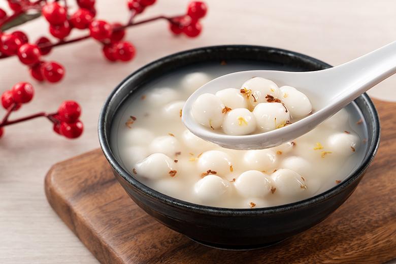 Tang Yuan in süßer Ingwer-Suppe