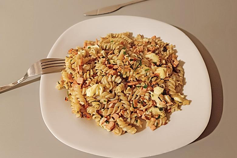 Gebratene Wurstnudeln