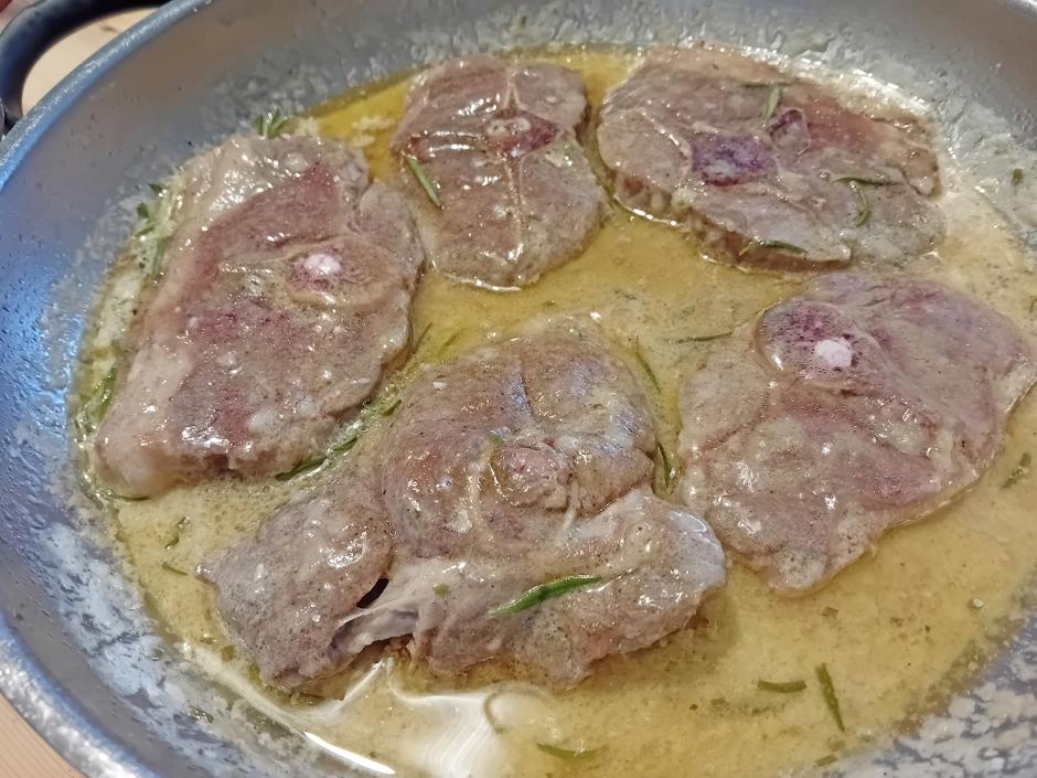 Lammsteaks in Rosmarinsauce