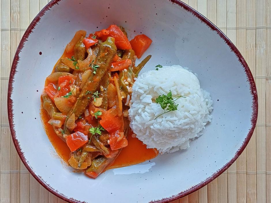 Okra auf griechische Art