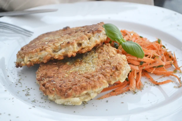 Karottensalat mit Haferkuchen