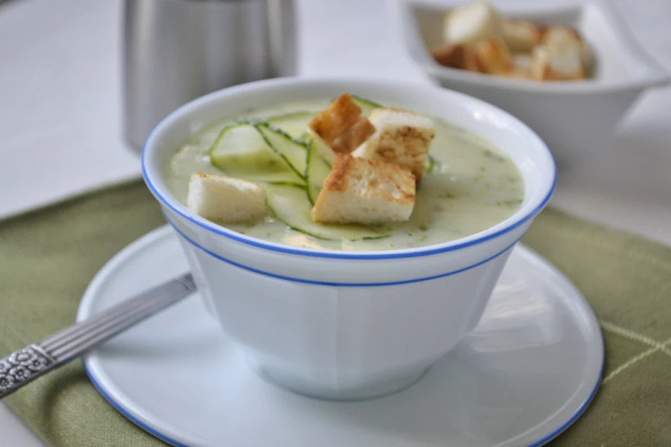 Kalte Gurkensuppe
