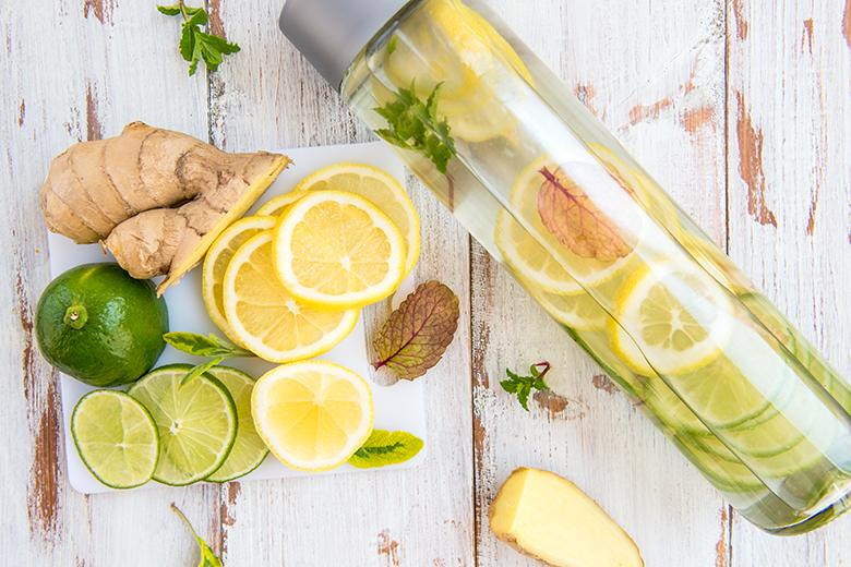 Detox Zitrone Limette Ingwer Drink