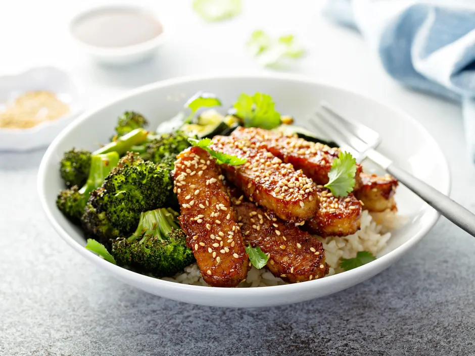 Veganes Teriyaki Tempeh