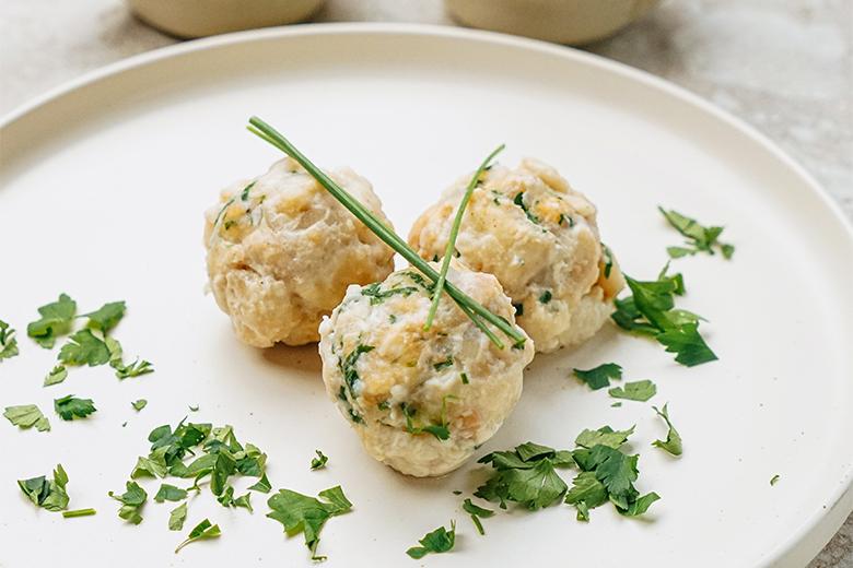 Einfache Semmelknödel