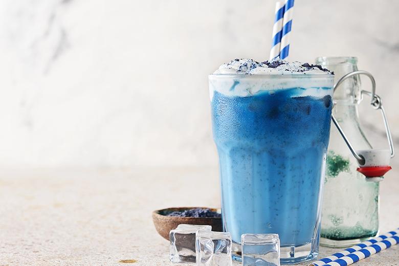 Blaues Matcha Frappe