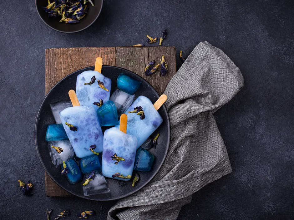Blaues Schmetterlingserbsen Wassereis