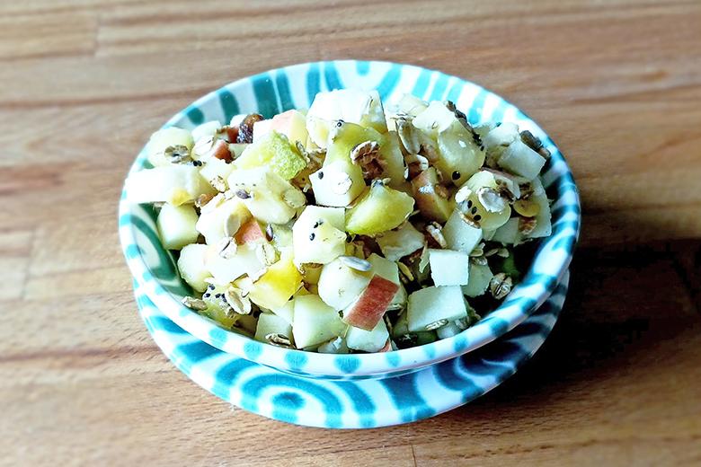 Kiwi Traube Nuss Frühstücks-Müsli