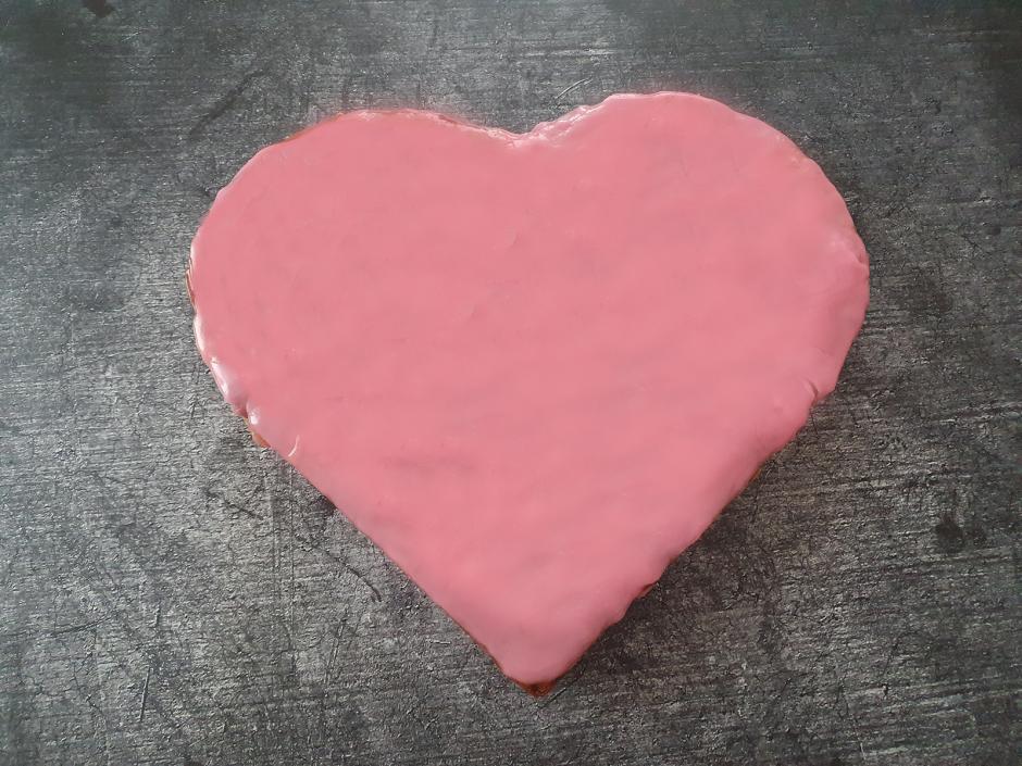 Herztorte mit Punschglasur