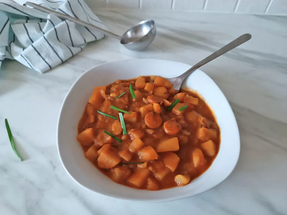 Erd&auml;pfelgulasch mit Frankfurter