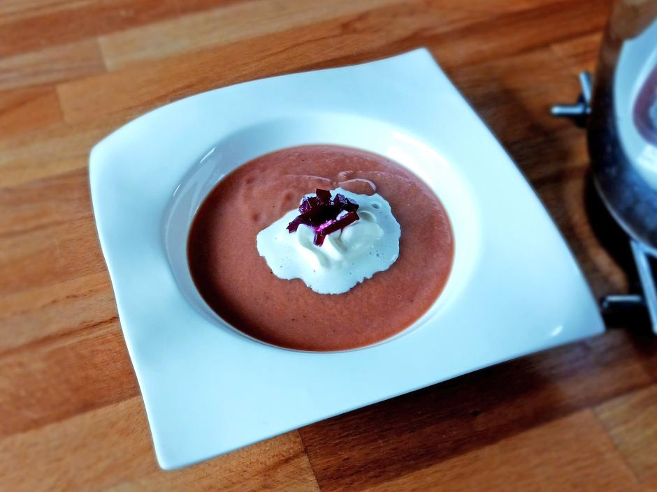 Rote Zucchinicremesuppe