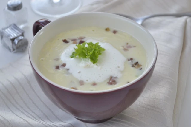 Käserahmsuppe
