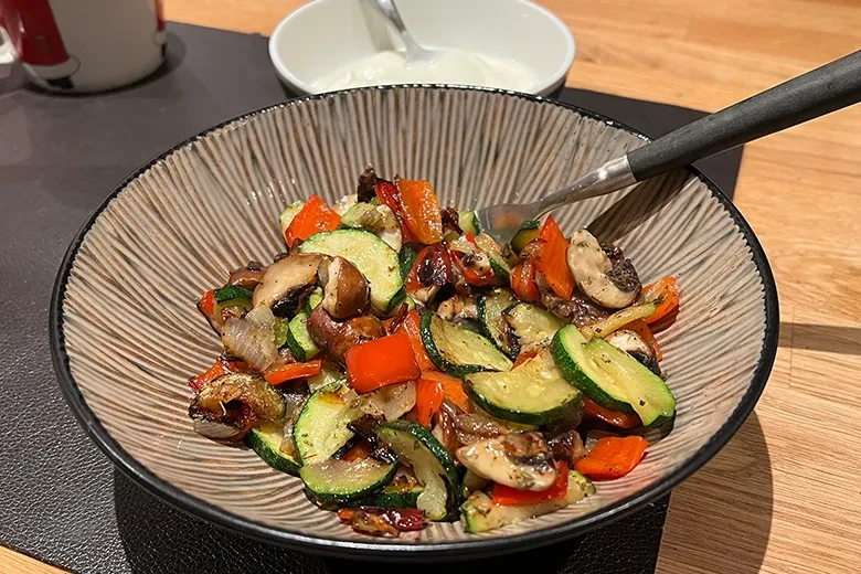 Gemüsepfanne mit Parmesan