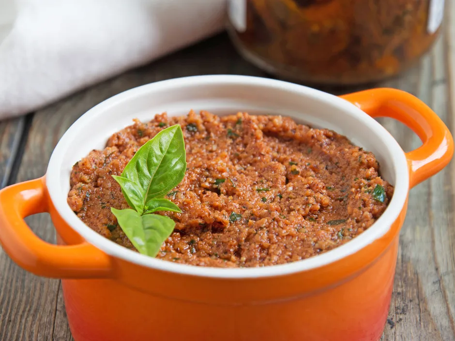 Pesto mit getrockneten Tomaten