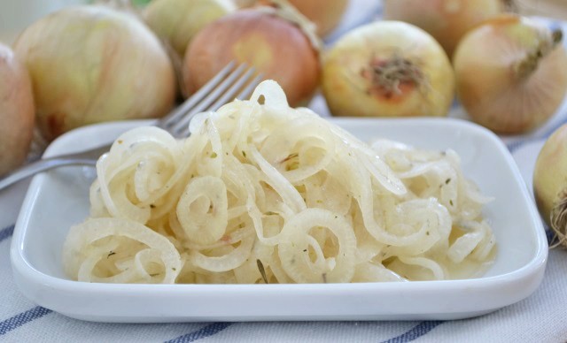 Zwiebelsalat - Rezept