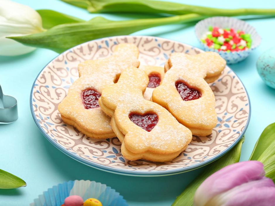 Osterhasen-Kekse mit Marmelade