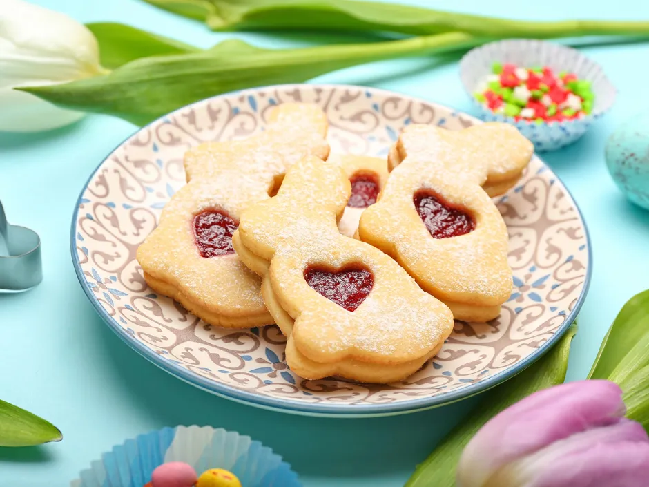 Osterhasen-Kekse mit Marmelade