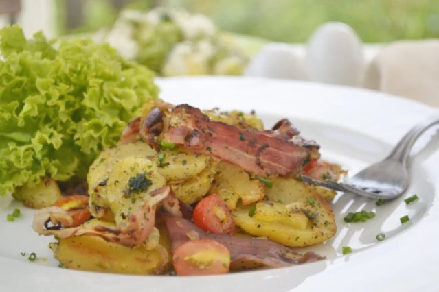 Tiroler-Kartoffel-Tomaten-Pfanne