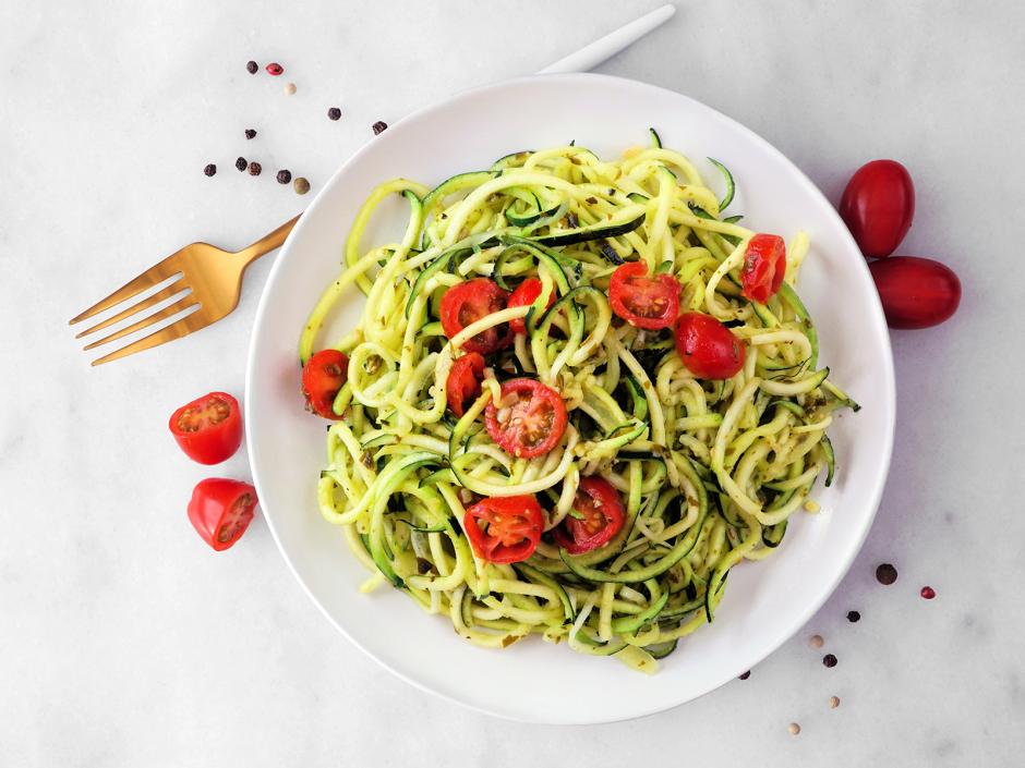 Rohkost Zoodles mit Avocadopesto