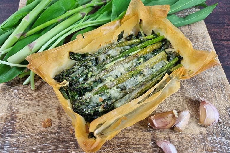 Filoteig-Tarte mit Spargel und Bärlauch