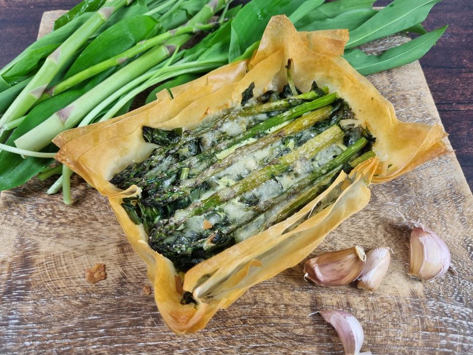 Filoteig-Tarte mit Spargel und Bärlauch