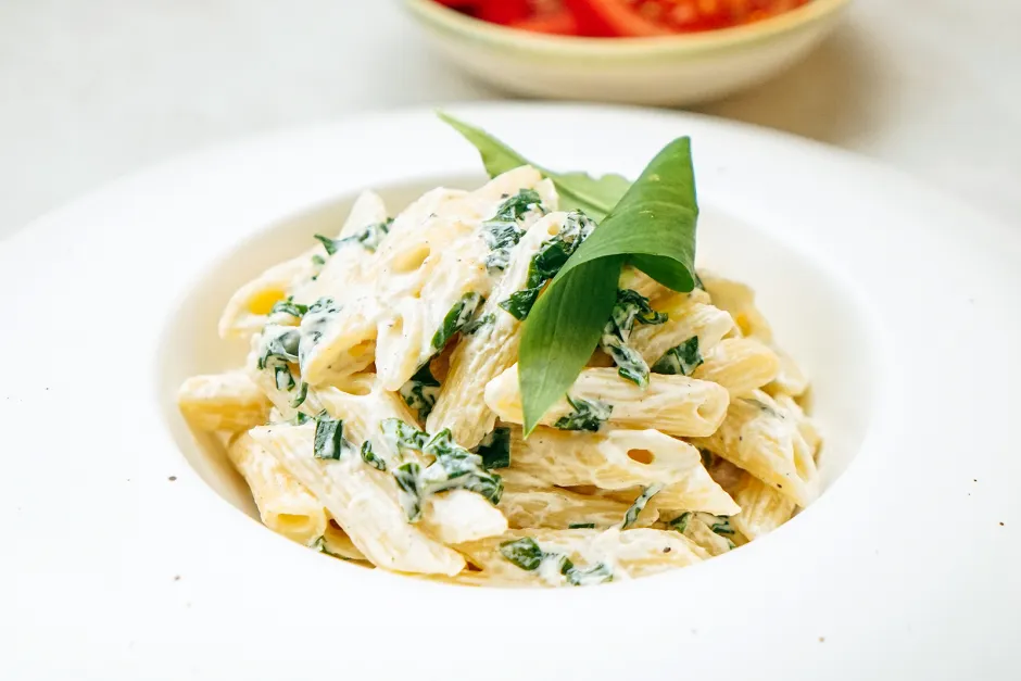 Penne mit B&auml;rlauch-K&auml;sesauce
