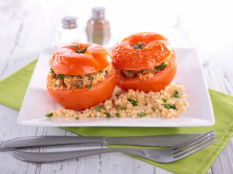 Gef&uuml;llte Tomaten mit Rollgerste
