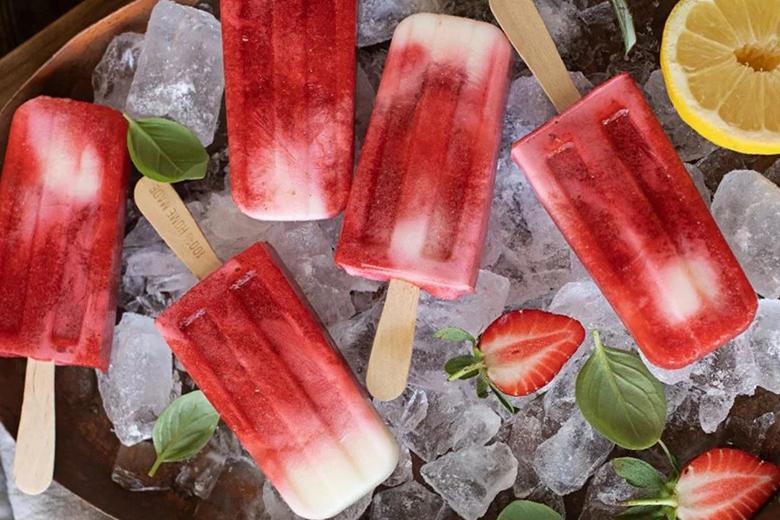 Erdbeer-Balsamico-Popsicles mit Joghurt