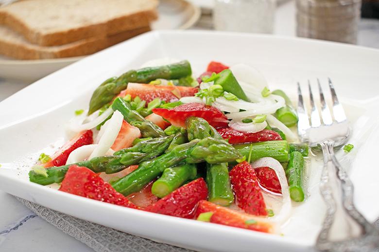 Erdbeersalat mit Prosecco-Dressing
