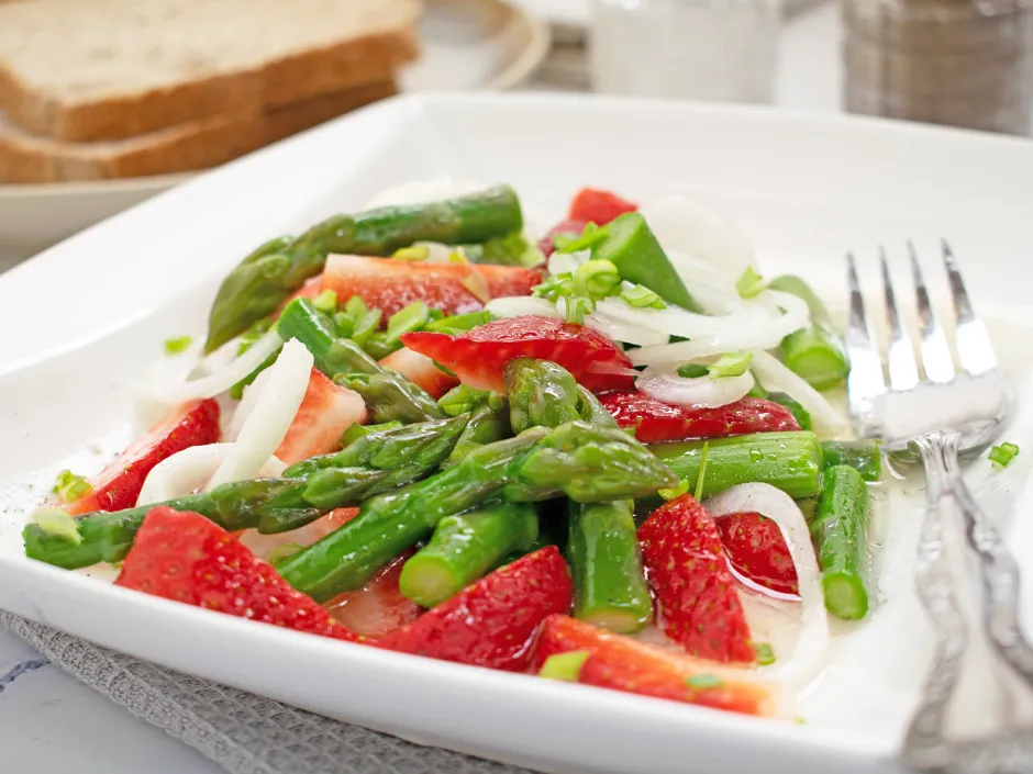 Erdbeersalat mit Prosecco-Dressing