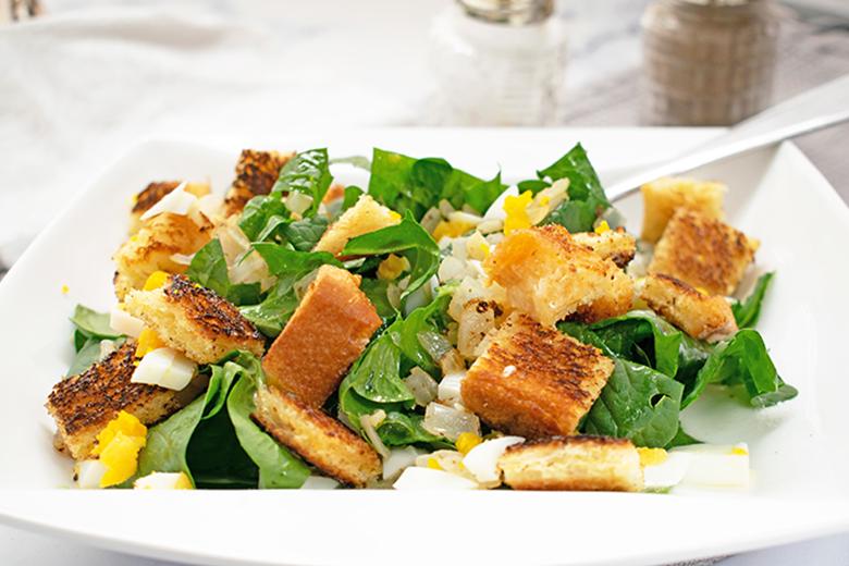 Spinatsalat mit Ei