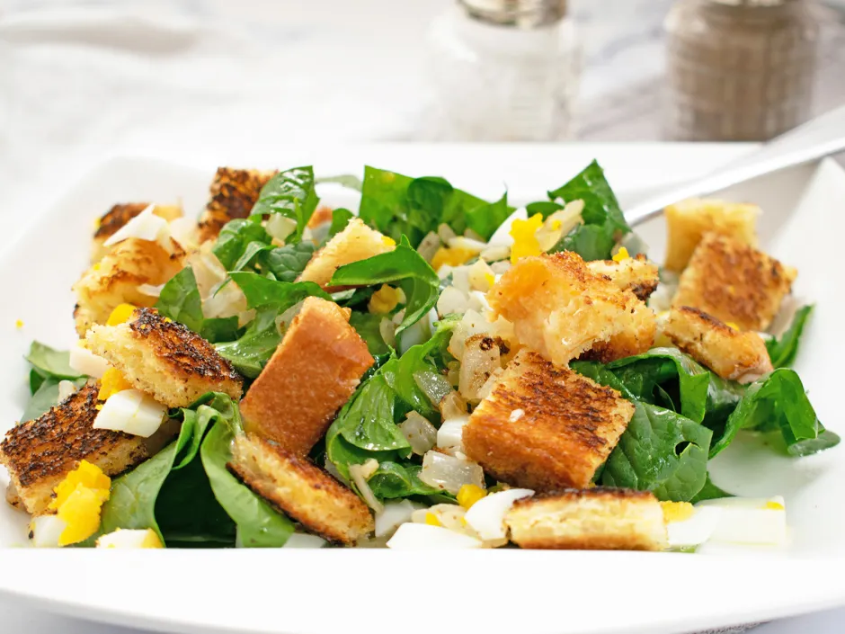Spinatsalat mit Ei