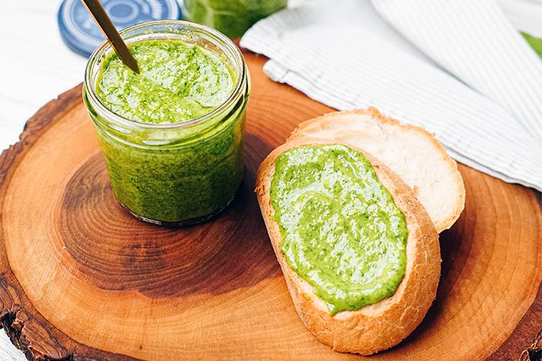 Bärlauchpesto mit Mandeln