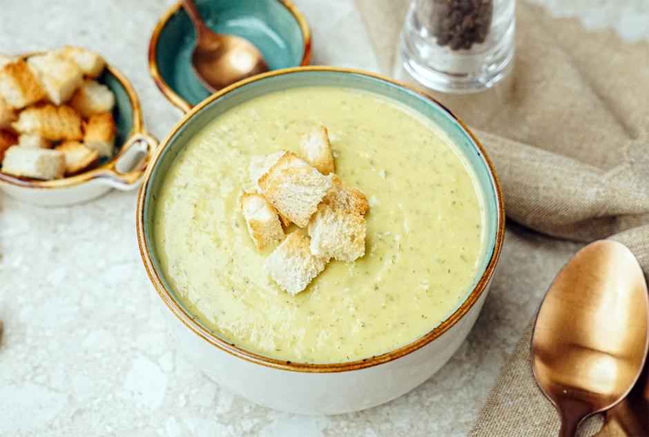 Spargelcremesuppe mit Kartoffeln