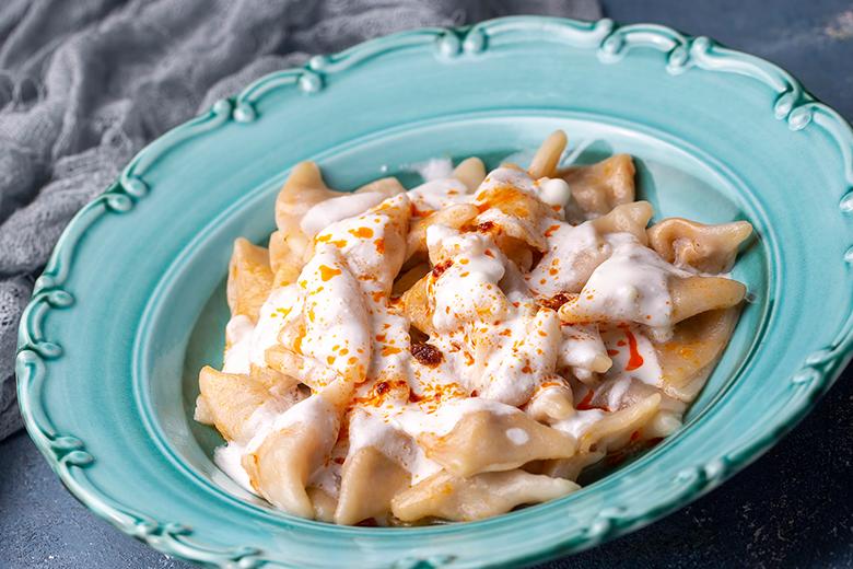 Manti Teigtaschen mit Joghurtsauce
