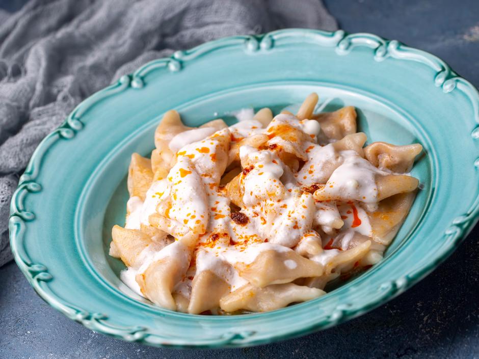 Manti Teigtaschen mit Joghurtsauce