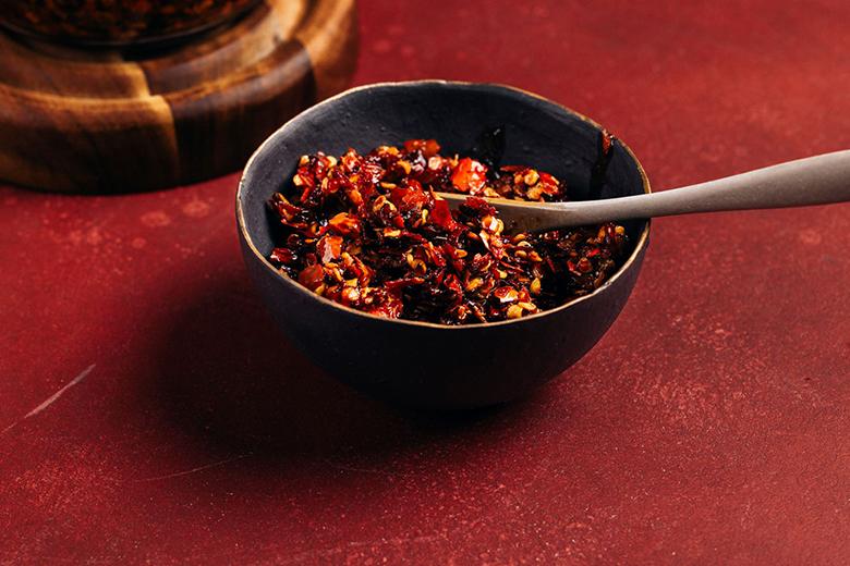 Selbstgemachtes Chili-Öl mit Crunch