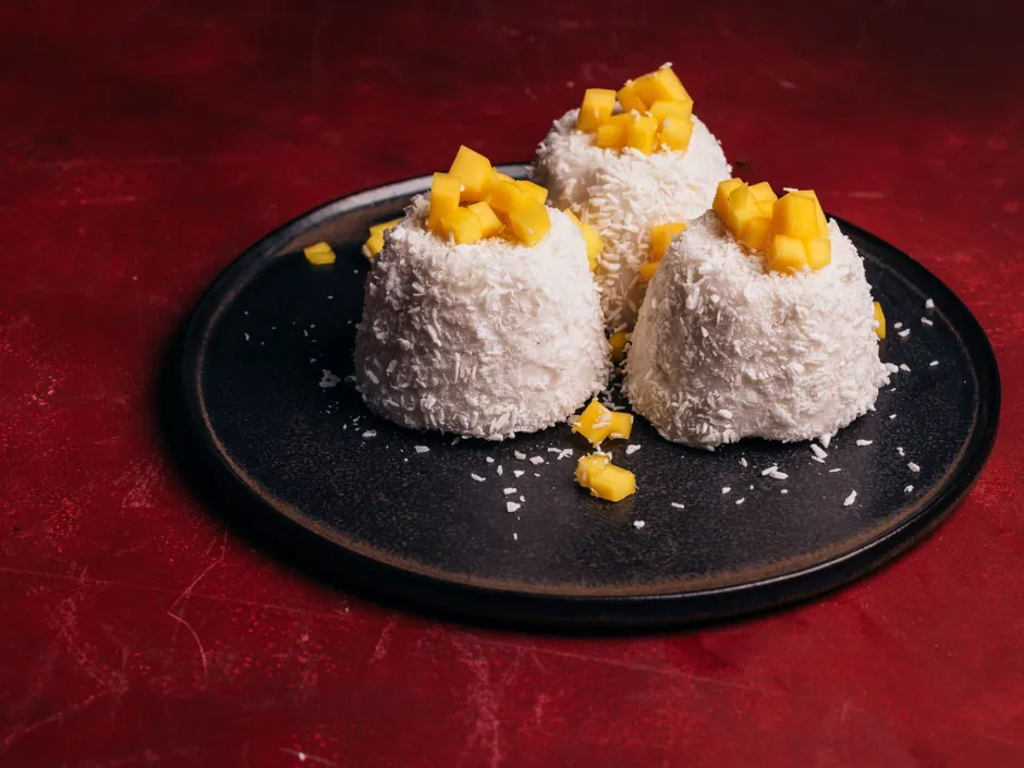 Kokospudding mit Mango