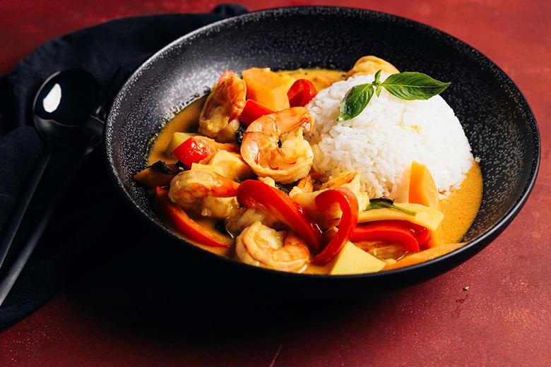 Gelbes Curry mit Garnelen und Tamarind