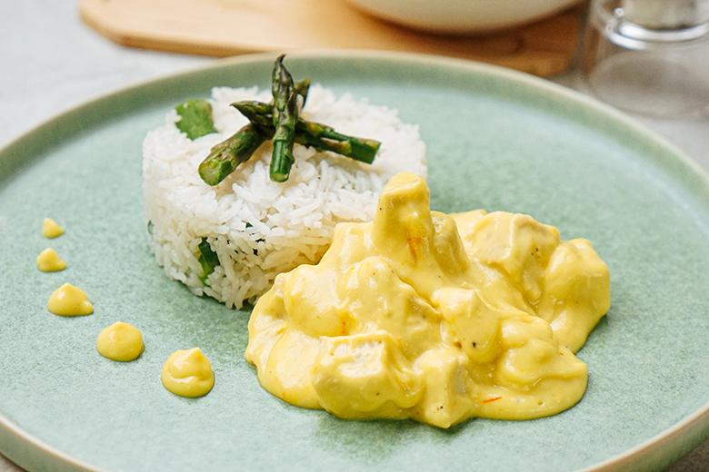 Leichtes Hühnerfrikassee mit Spargel-Reis