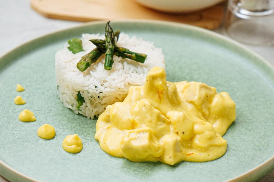 Leichtes Hühnerfrikassee mit Spargel-Reis