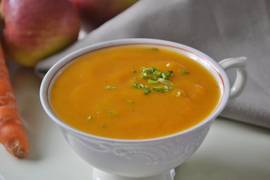 Apfel-Karotten-Suppe